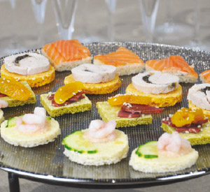 Canapés assortis